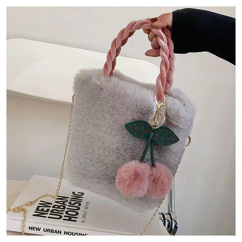 Large Capacity Plush Bag High Quality Soft Plush Travel Bucket Bag New Luxury Plush Tote Bag For Winter